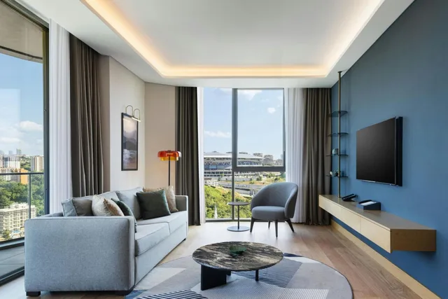 شقة بسريرين منفصلين وسرير كينج بإطلالة على المدينة بشرفة بغرفتي نوم مع أريكة، Marriott Executive Apartments Istanbul Investvadi 3/5
