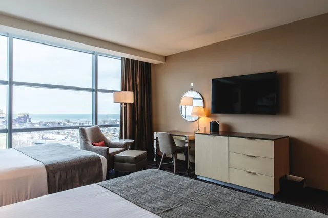Tower, Spa, Premium, Queen Bed, Smoking، Blue Chip Casino Hotel And Spa 2/2