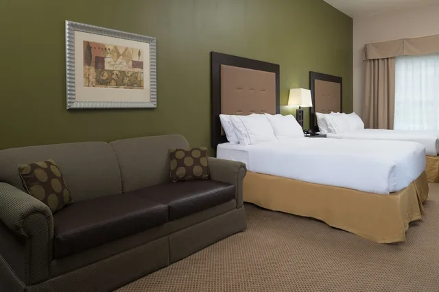 Suite, 2 Queen Beds, Extra Floor Space، Holiday Inn Express Hotel & Suites North Sequim 2/4