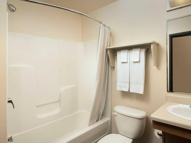 غرفة بسريرين مزدوجين، WoodSpring Suites Midland 3/6