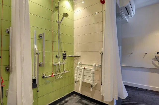 غرفة قياسية بسرير مزدوج لذوي الإعاقة، hub by Premier Inn London Paddington - Paddington Station 4/4