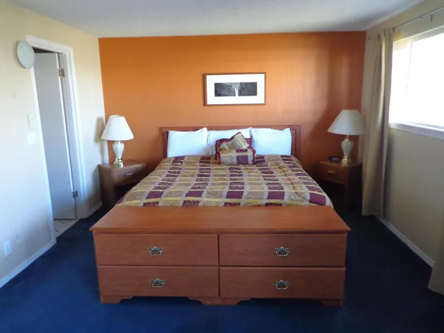Studio, King Bed, Ocean Shores Inn Suites 4/7