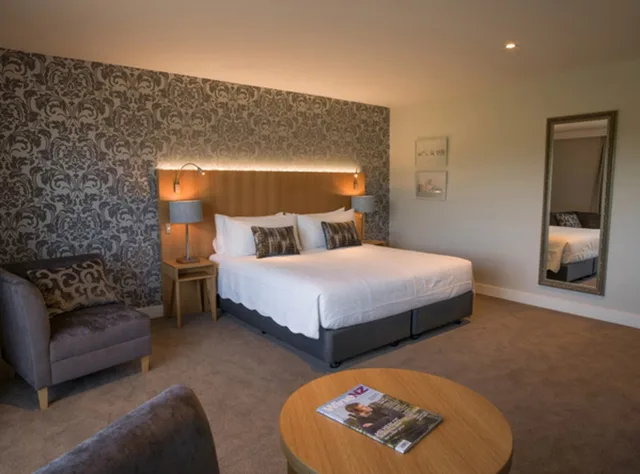 غرفة بريميير بسرير مزدوج أو سريرين منفصلين، Porters Boutique Hotel 2/4