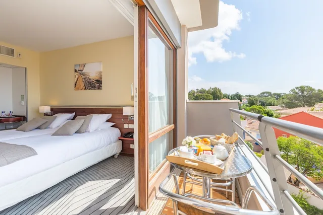Comfort, Double Bed, Pool Side، Brise de Mer 3/5