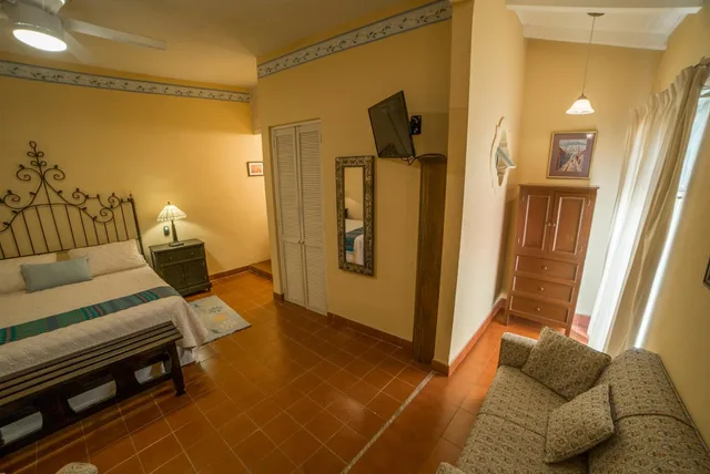 Room, Queen Bed, Villa Mirasol Hotel 5/6