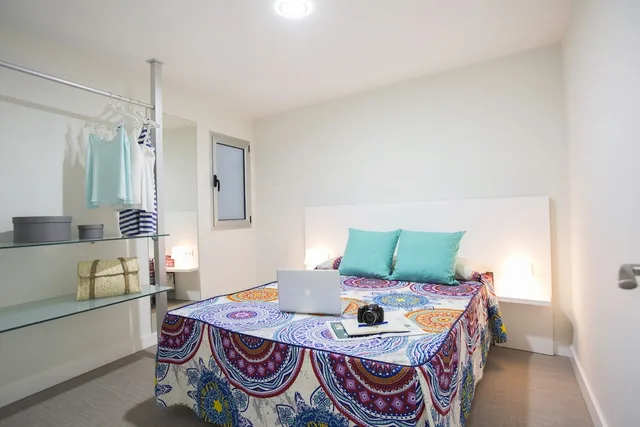شقة بسرير مزدوج وسرير فردي بشرفة بغرفتي نوم مع أريكة، Valentina Beach Apartments And Suites 1/3