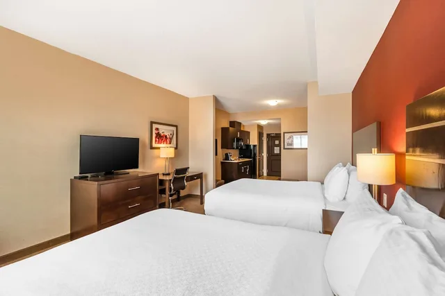 Standard, 2 Queen Beds, Kitchenette, Best Western Plus Kindersley Hotel 2/3