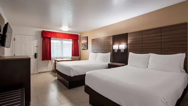 غرفة قياسية بسريرين كوين، Best Western Santa Rosa Inn 1/10