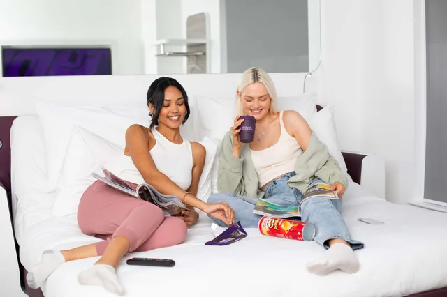 غرفة بريميوم بسرير كوين، YOTEL London City, Select by Hilton 4/14