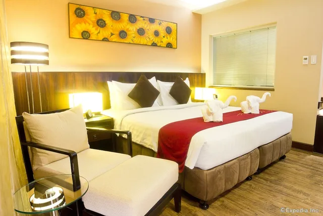 غرفة تنفيذية بسرير كينج، Ramada by Wyndham Manila Central 6/10