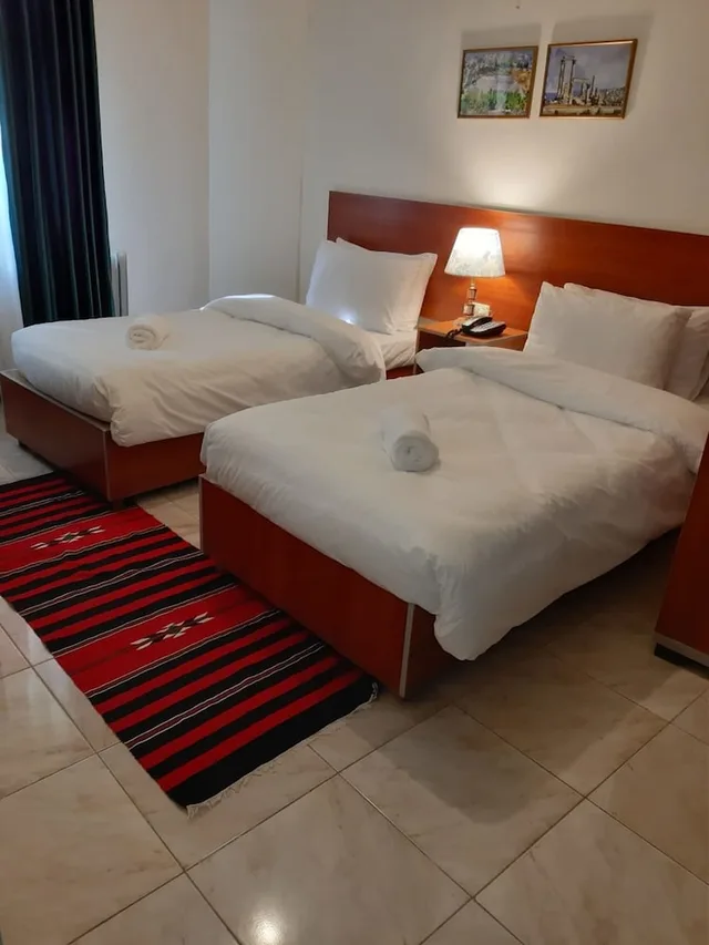 غرفة ثلاثية بثلاثة أسرّة، Newpark Hotel Amman 1/10