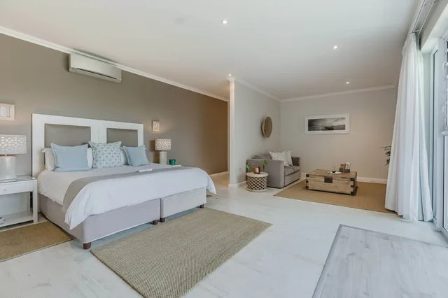 Luxury, Suite, King Bed, Balcony, The Robberg Beach Lodge 2/8