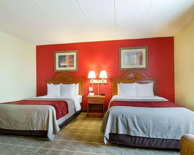 غرفة بسرير مزدوج، Comfort Inn University Center Fairfax VA 1/6
