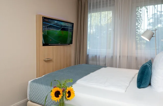 غرفة كومفورت بسريرين منفصلين، Leonardo Hotel Hamburg Elbbruken Ex Gresham Carat Hotel 8/10