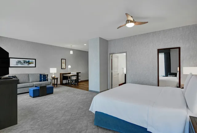استوديو بسرير كينج لذوي الإعاقة، Homewood Suites by Hilton Edison Woodbridge 2/4