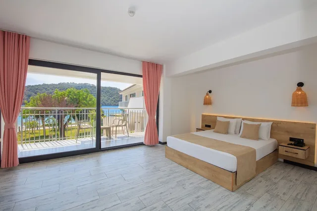غرفة سوبيريور ثلاثية بسرير فردي بإطلالة على البحر بغرفة نوم واحدة، Meri Hotel Oludeniz 1/3
