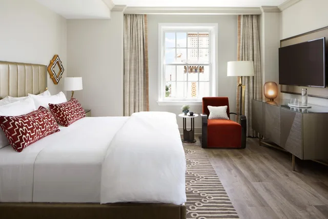 غرفة قياسية بسرير كينج، The Plaza Hotel Pioneer Park 1/6
