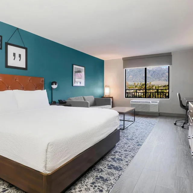 غرفة كبيرة بسرير كينج، Four Points by Sheraton Ontario-Rancho Cucamonga 4/7