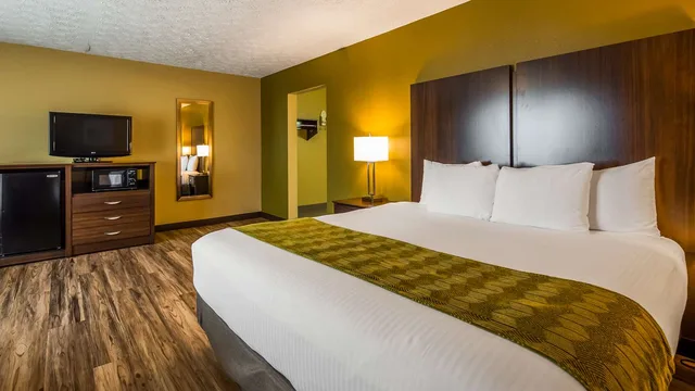غرفة بسرير كينج، Best Western Plaza Inn 1/4