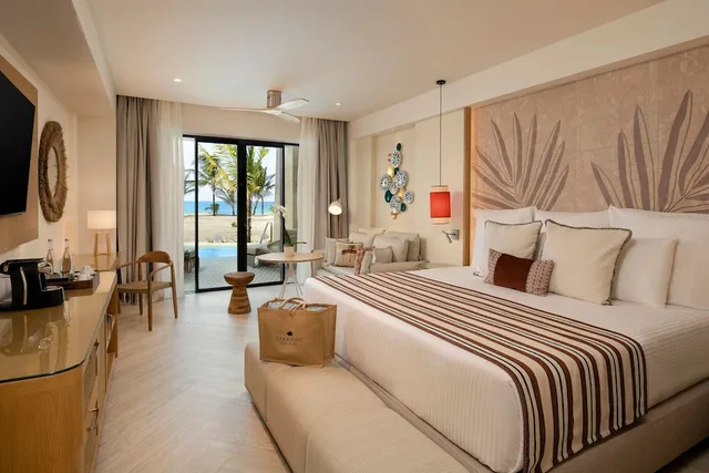 Preferred Club, Swim Out, Junior Suite, King Bed، Dreams Playa Esmeralda Resort & Spa 1/4