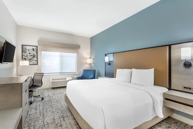 غرفة قياسية بسرير كينج، Best Western Plus Airport Inn Suites Salt Lake City 1/6