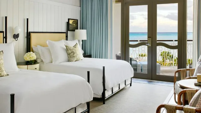 غرفة بريميير بسريرين كوين بإطلالة على البحر، Rosewood Baha Mar 1/3
