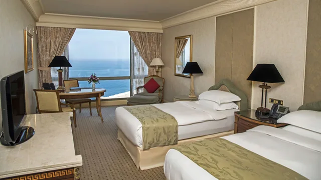 غرفة كلاسيكية بسرير كوين، Intercontinental Phoenicia Beirut 4/10