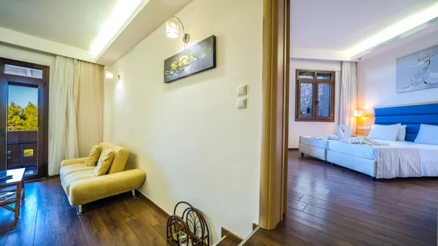 جناح سوبيريور، Forest Park Hotel 4/10