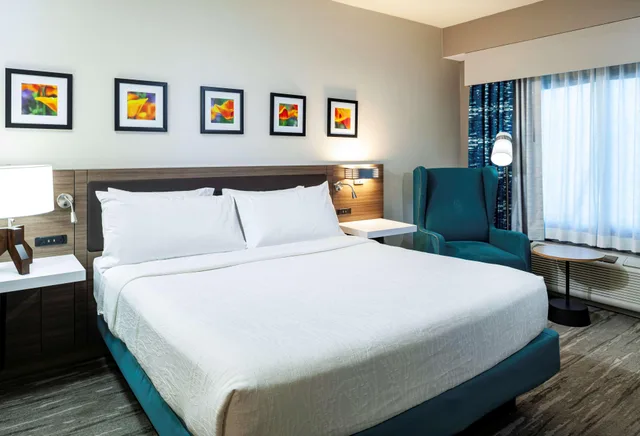 غرفة بسرير مزدوج بإطلالة على الجبل، Hilton Garden Inn San Diego/Rancho Bernardo 1/2