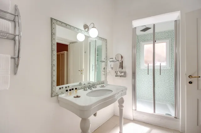 غرفة ثلاثية، Relais Fontana di Trevi 10/10