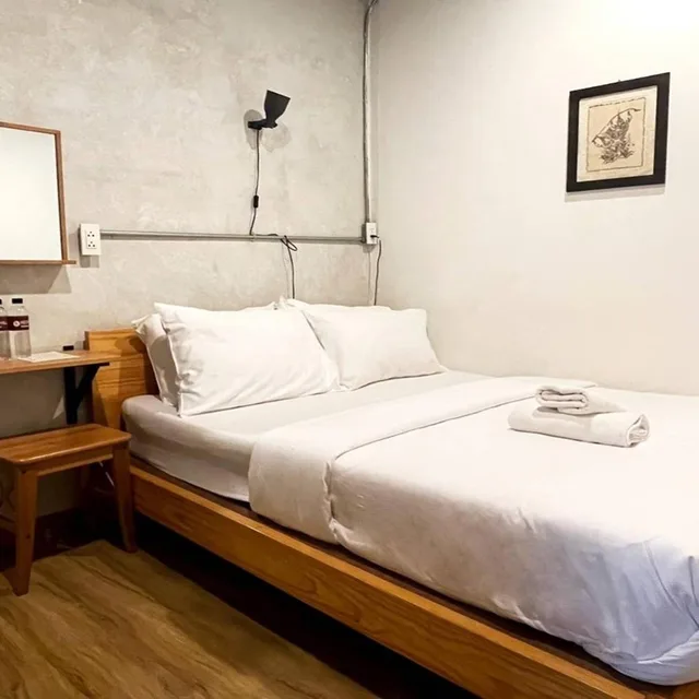 غرفة بسرير مزدوج بحمام خاص، Ora Hostel Bangkok 4/10