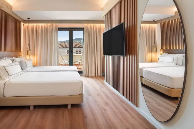 The Level, Premium, Queen Bed, Terrace، Melia Granada 1/3