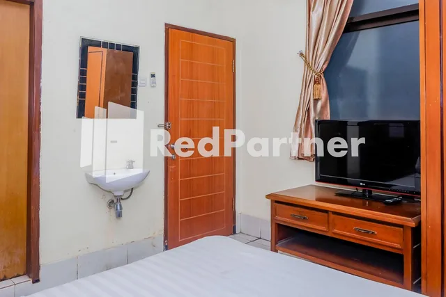 غرفة قياسية بسرير مزدوج، Reddoorz At Palasari 4/7