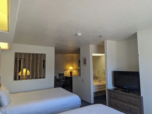 Studio, Suite, King and Queen Bed, Sagebrush Inn Suites 3/7