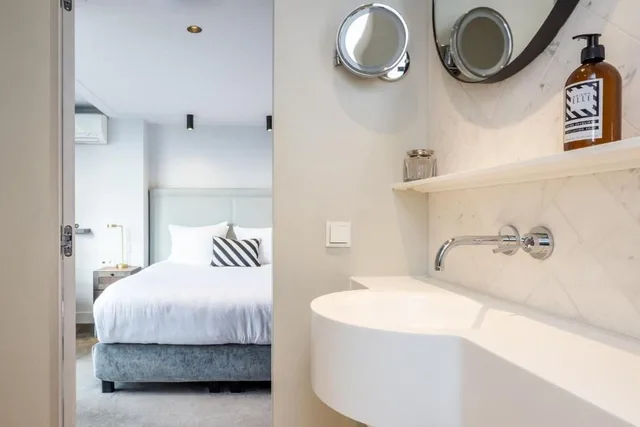 غرفة بسرير مزدوج بإطلالة على الحديقة، Pillows Luxury Boutique Hotel Anna Van Den Vondel Amsterdam 3/4