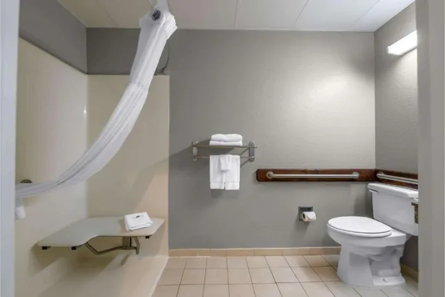 غرفة بسريرين مزدوجين للمدخنين، Baymont by Wyndham Newark/Wilmington 7/7