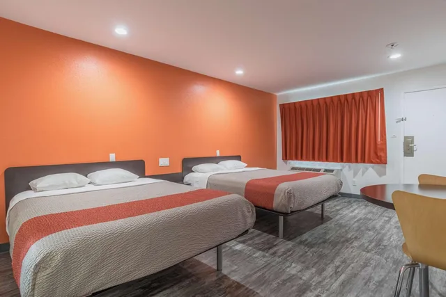 غرفة بسريرين كوين لغير المدخنين، Motel6 Barstow, CA - Route 66 3/6