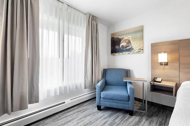 غرفة قياسية بسرير كينج، Quality Inn Kodiak, AK 10/10