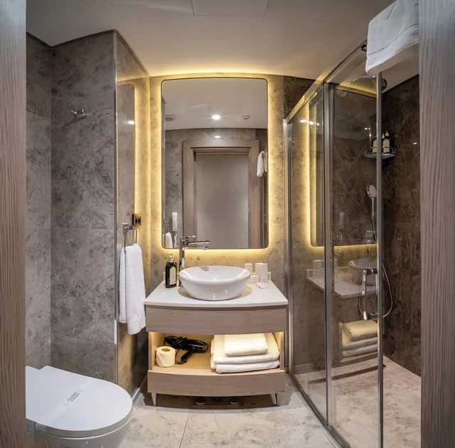 غرفة قياسية بسرير كينج، Rayelin Hotel Old Town 2/3