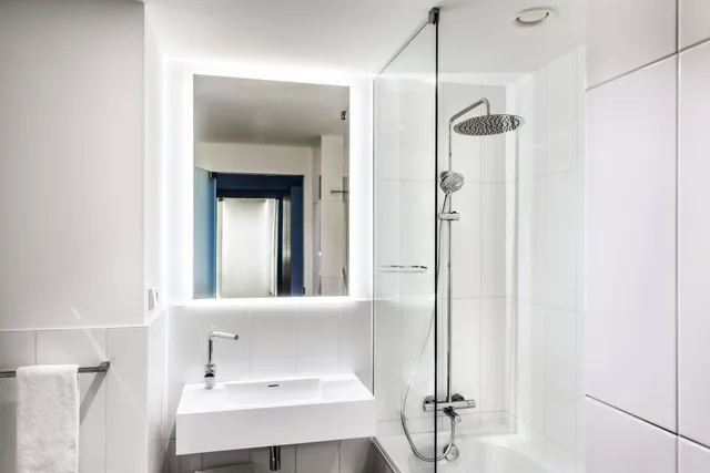 Room, Twin Beds, Runway View، Courtyard By Marriott Prague Airport 3/3
