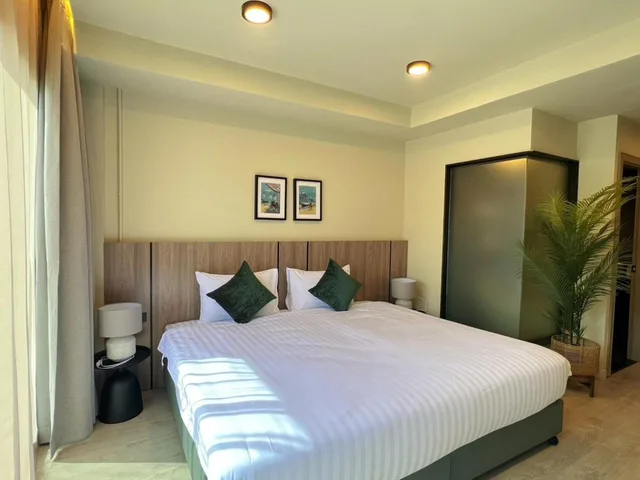 غرفة ديلوكس بسرير مزدوج أو سريرين منفصلين بشرفة، Karon Boutique Phuket 2/8