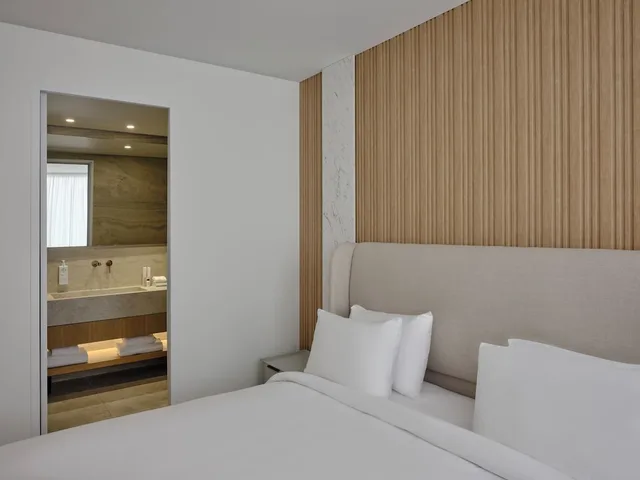 غرفة سيغنتشر بسرير كينج بجاكوزي، NUR Aparthotel Athens 2/3
