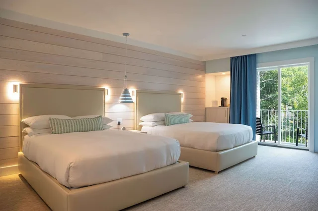 Room, 2 Queen Beds, Cove Side, The Colony Hotel 3/9