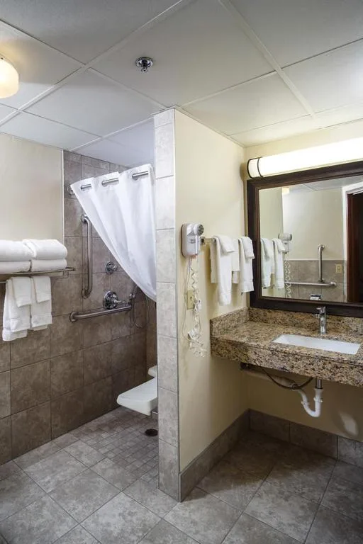 جناح بغرفتي نوم، AmericInn by Wyndham Green Bay West 3/3