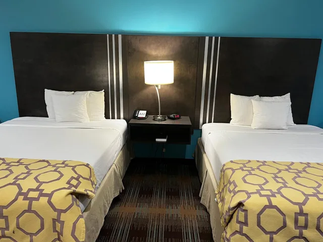 جناح بسرير كوين، Baymont by Wyndham Bryan College Station 1/10
