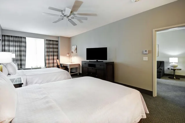 جناح بسريرين كوين مع أريكة لذوي الإعاقة، Homewood Suites By Hilton Dallas Arlington South Tx 1/8
