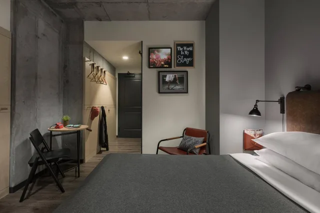 Room, Queen Bed, City View, Central Strip Strip View, Accessible، Moxy Boston Downtown 6/10