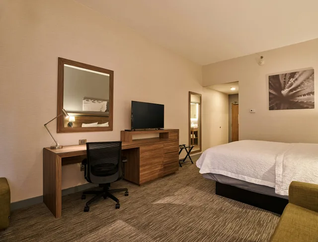Study, King Bed، Hampton Inn by Hilton Ciudad Juarez 3/6