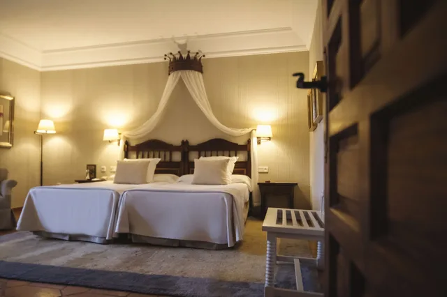 غرفة قياسية بسرير مزدوج وسرير فردي، Parador de Cuenca 3/4