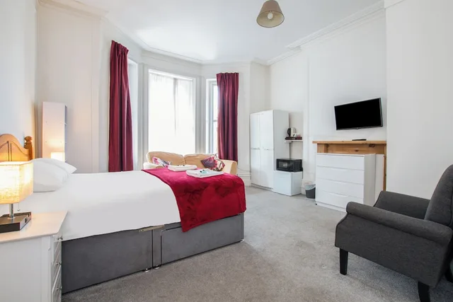 غرفة قياسية مزدوجة، OYO The Lodge Bournemouth 7/9